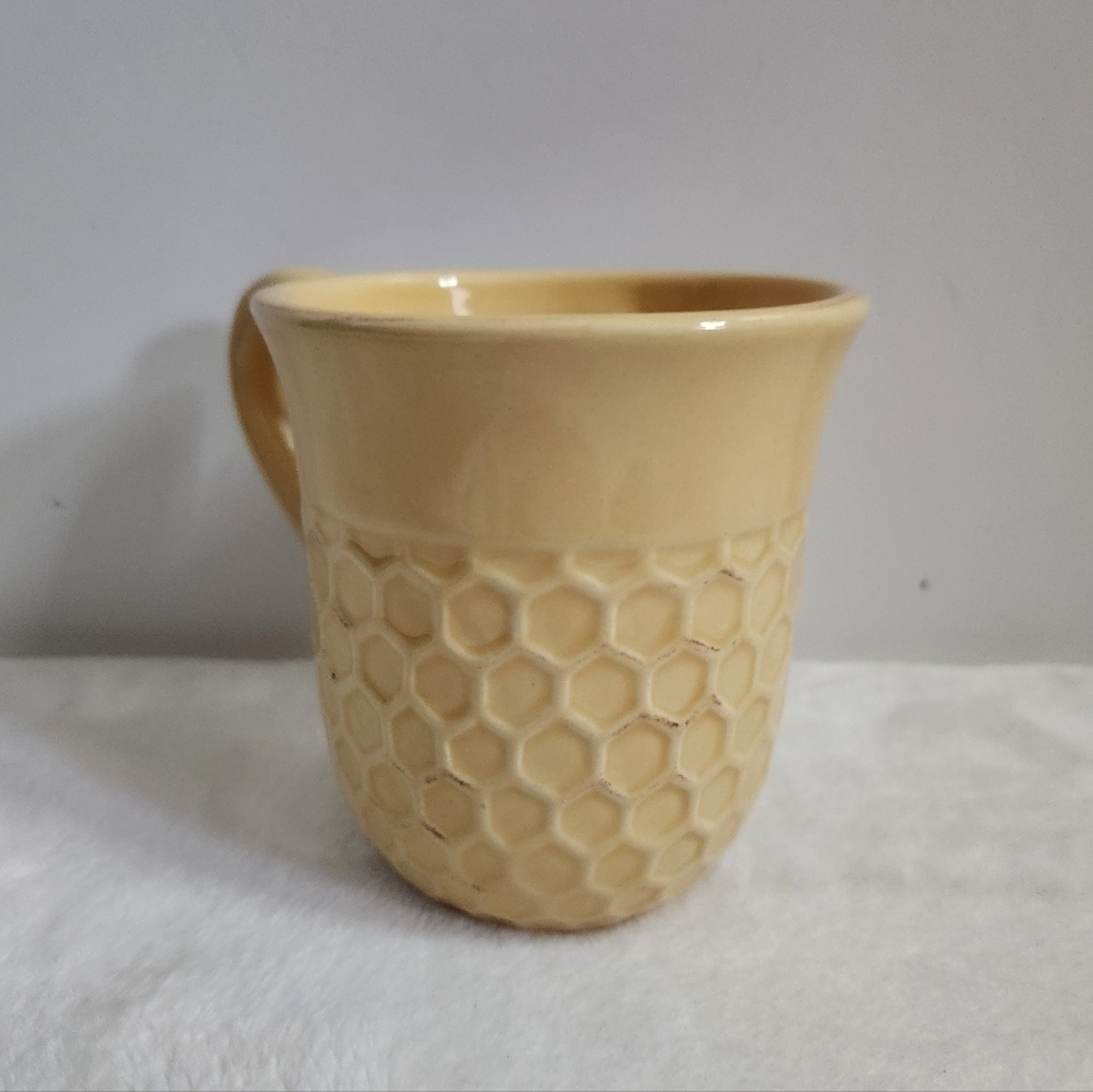 Boston International Bee Honeycomb Yellow Distressed Ceramic Cup Mug 14 Oz - Picture 5 of 10